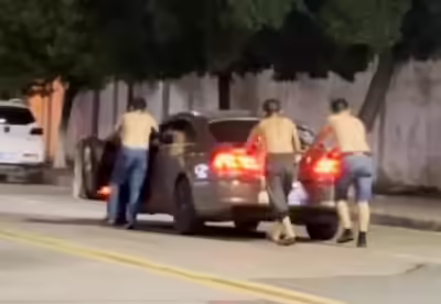 Халамцуу 3 найз согтуудаа машин жолоодохгүй гээд машинаа 500 метр түрээд өөр дүрэм зөрчсөн хэргээр торгуульжээ