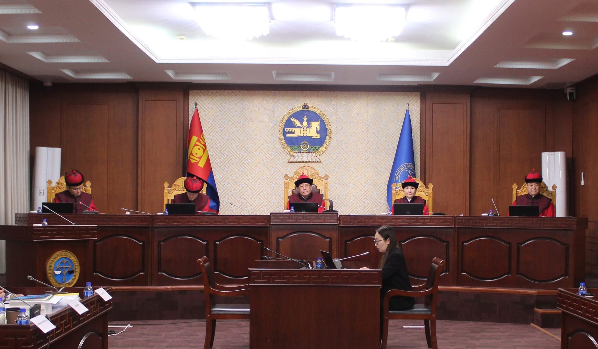 Эрүүгийн хуулийн 13.14 нь Үндсэн хууль зөрчсөн гэж ҮХЦ үзлээ