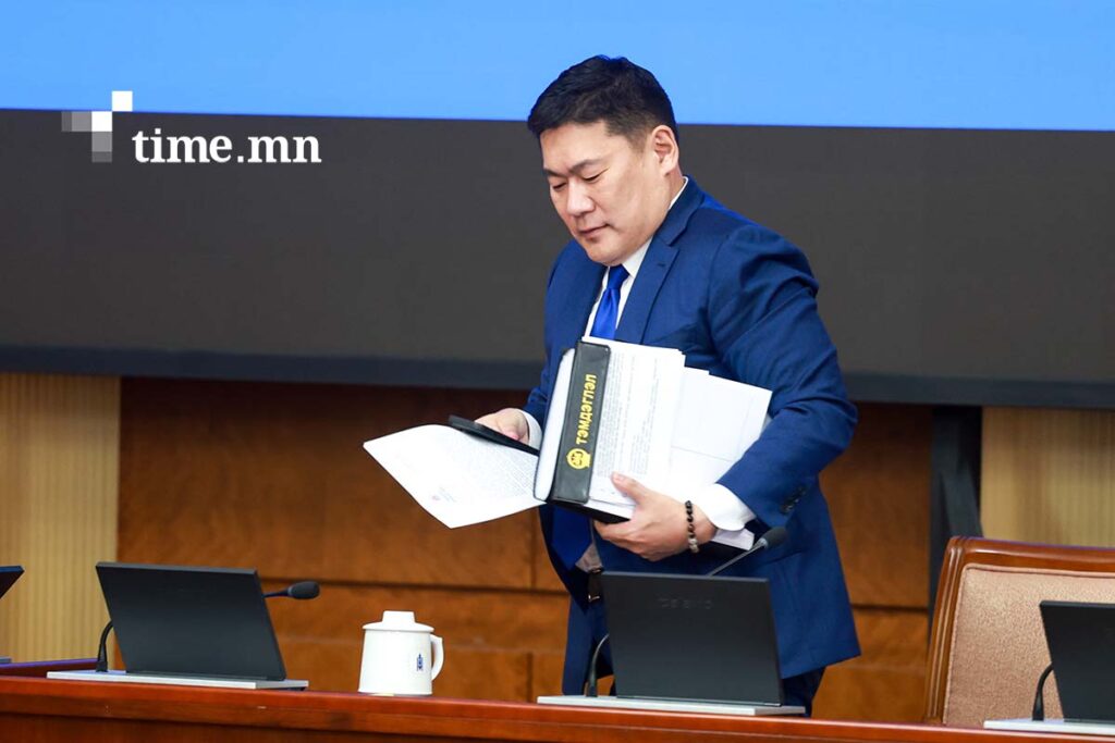 Л.Оюун-Эрдэнийн түр хороо байгуулах санаачилга хэлэлцэгдэж байна