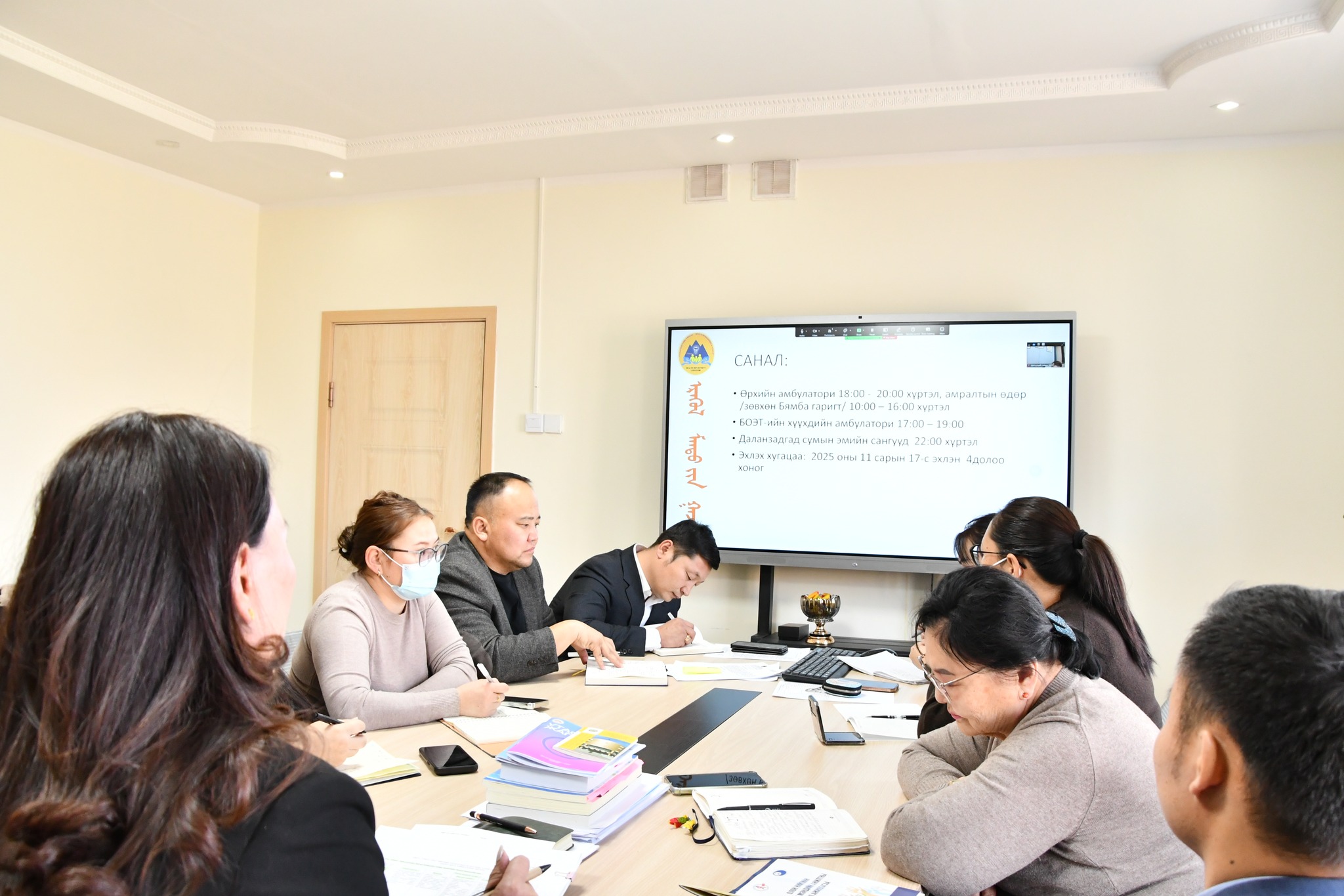 Өрхийн эмнэлгүүд 20:00 цаг хүртэл ажиллахаар болов