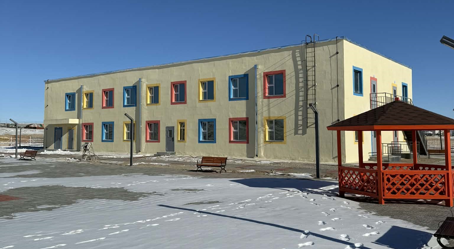 Дундговийн Эрдэнэдалай 150 хүүхдийн шинэ цэцэрлэгтэй боллоо