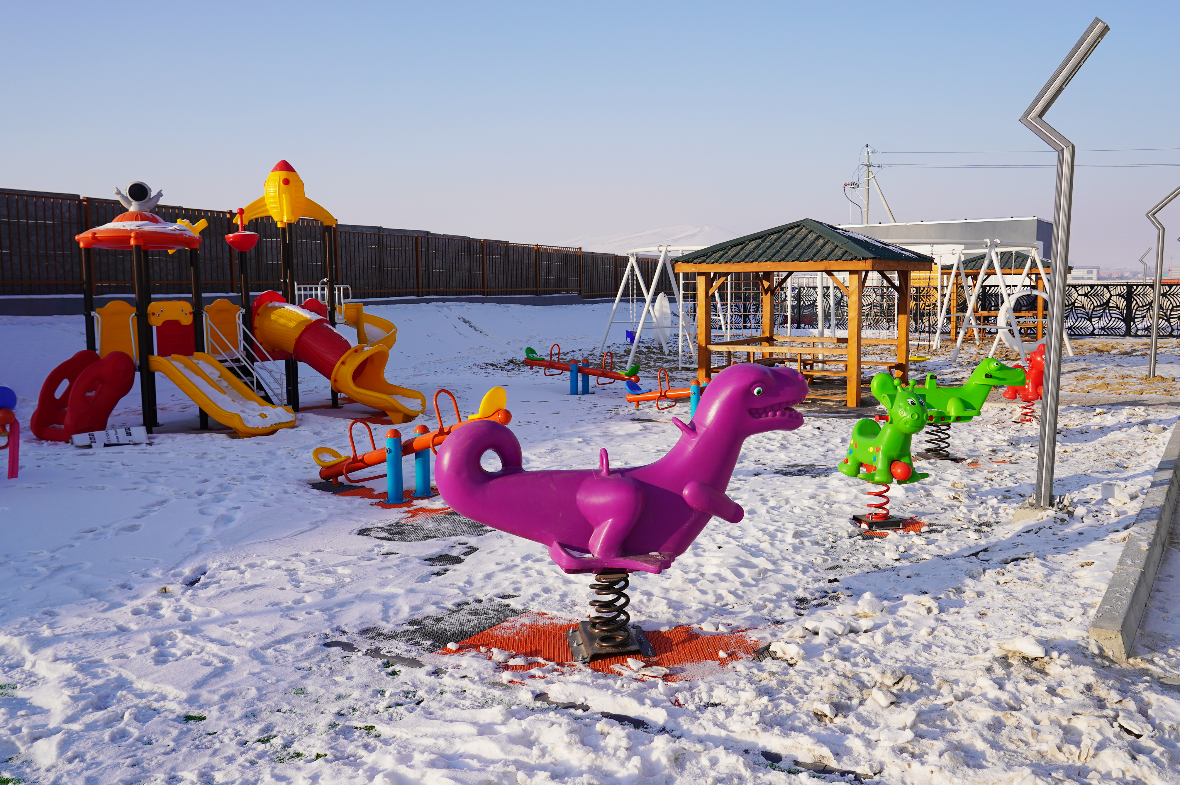 СХД-ийн 32 дугаар хороонд 280 хүүхдийн хүчин чадалтай бага сургууль, цэцэрлэгийн цогцолборыг ашиглалтад орууллаа