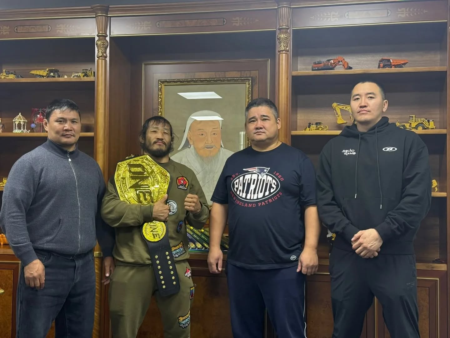 Б.Энх-Оргилыг 2 өрөө байраар шагналаа