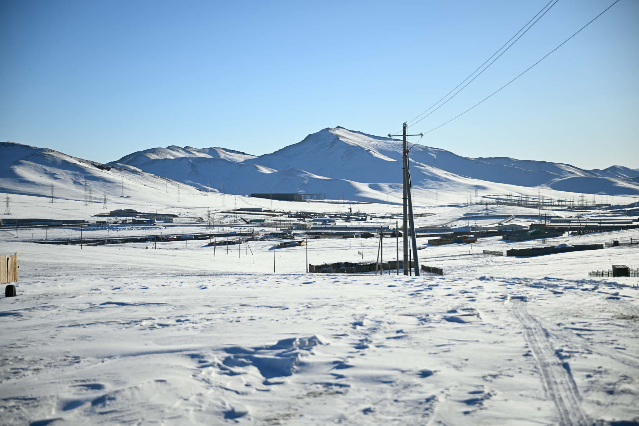 Биокомбинатын гүүрнээс Эмээлтийн зам хүртэл 12.5 км зам тавина