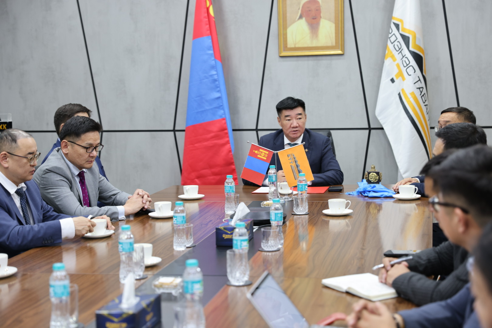 “Эрдэнэс Тавантолгой” ХК-д онцгой дэглэм тогтоож, бүрэн эрхт төлөөлөгчийн баг томиллоо