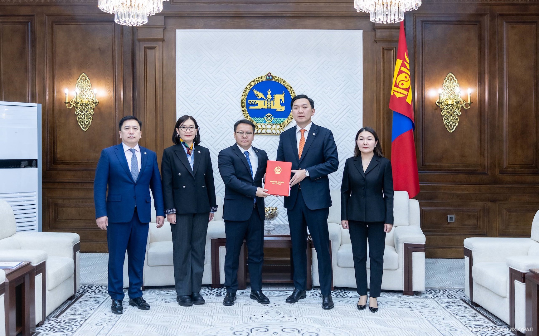 Гадаад зээллэгийн ашиглалт, үр ашгийг нэмэх тухай хуулийн төслийг өргөн барьжээ