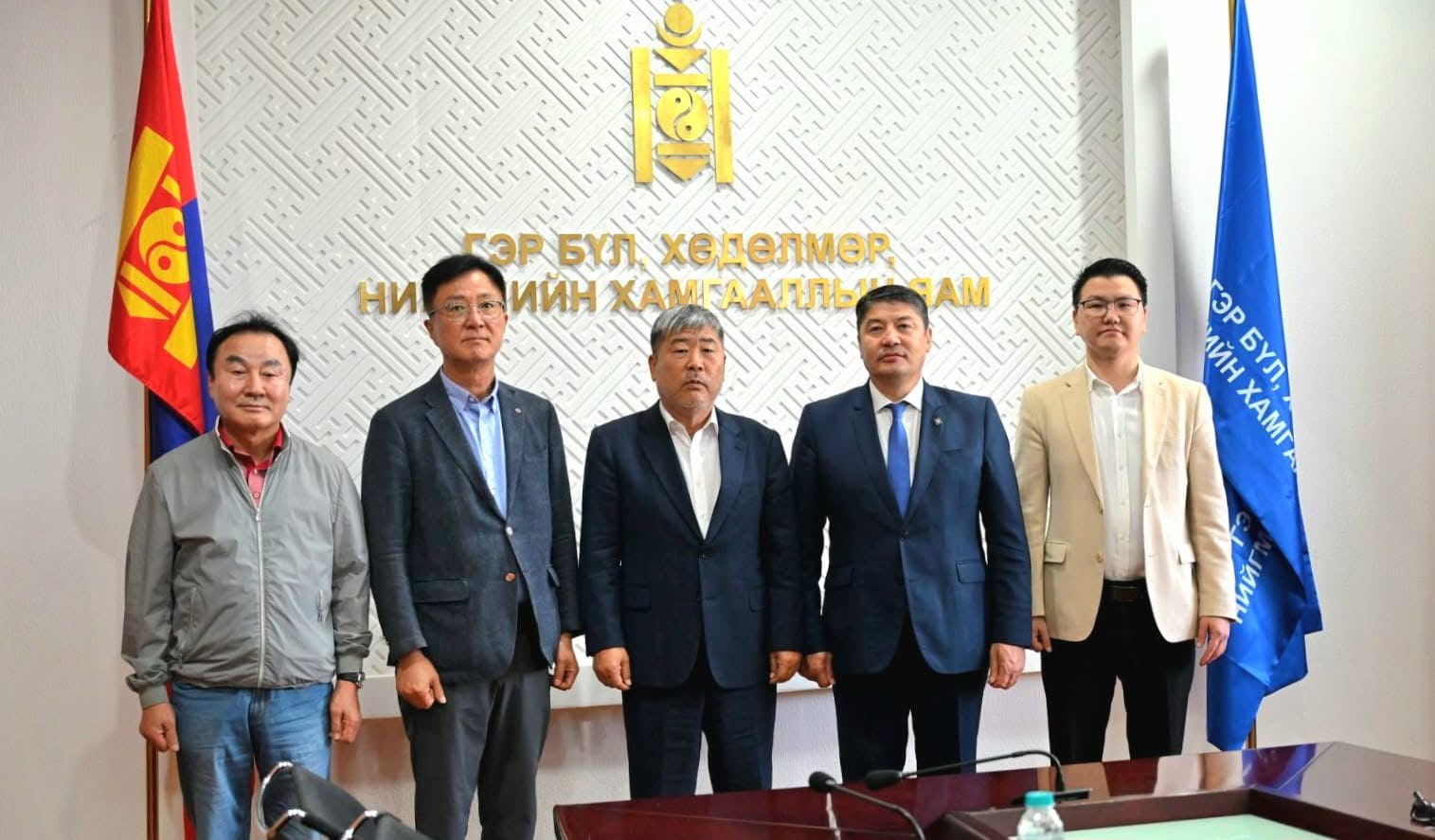 БНСУ-д 17 улсын иргэд гэрээтээр ажиллаж байна