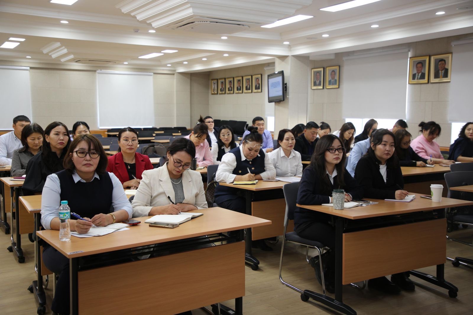 Даатгалын байцаагч нарын дунд хуулийн мэдлэг олгох сургалтыг зохион байгууллаа