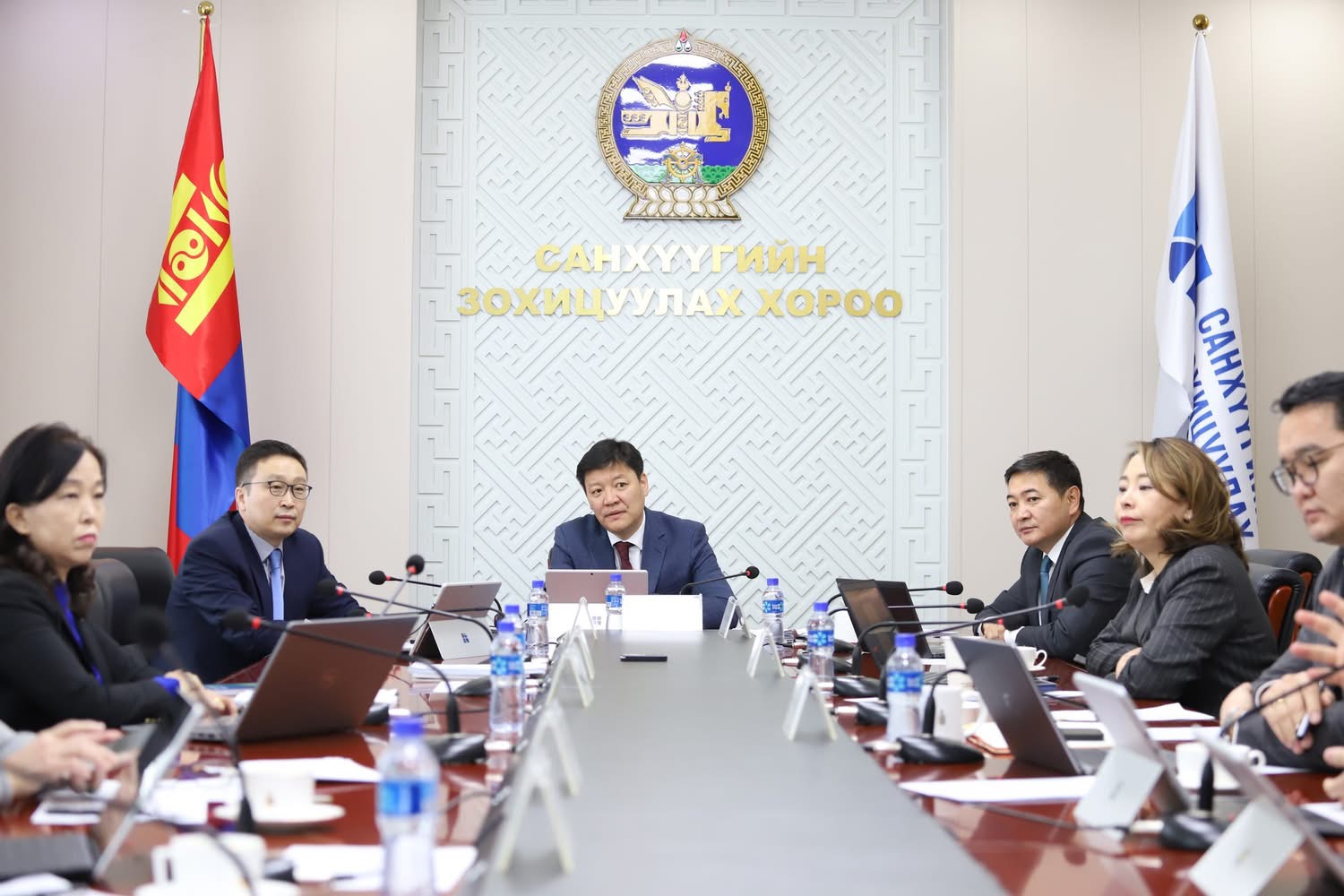 Даатгалын компаниуд бүх төрлийн баталгаа гаргадаг боллоо