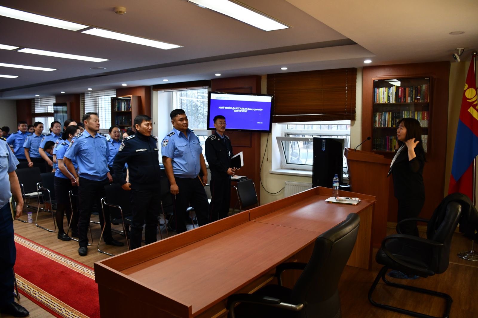НДЕГ-аас цагдаагийн албан хаагчдын дунд сургалт зохион байгуулав