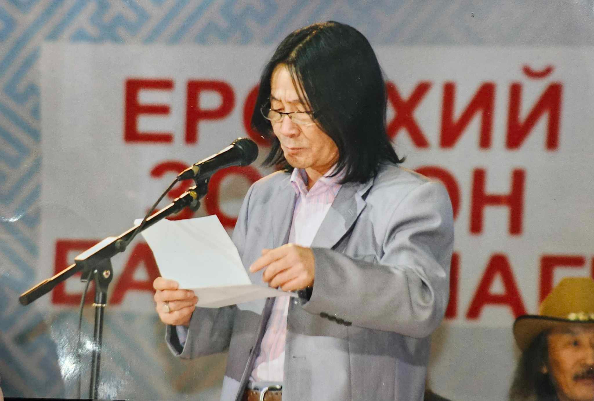 Яруу найрагч М.Билэгсайханы эмчилгээний зардал бүрдэж, маргааш гадаад явахаар болжээ