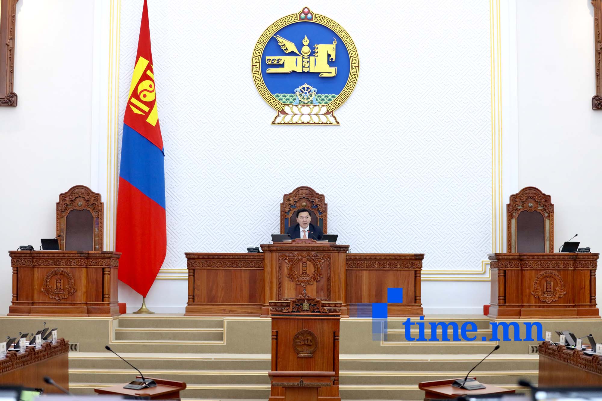 Үл хөдлөх борлуулсны 2 хувийн татварыг хүчингүй болгох асуудлаар хууль санаачлах төслийг хэлэлцэнэ