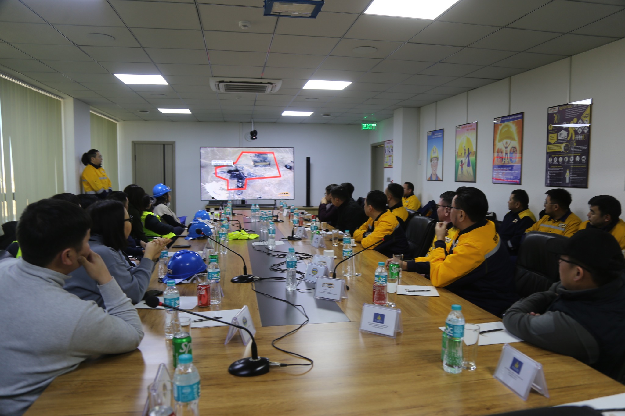 УИХ-ЫН ЭДИЙН ЗАСГИЙН БАЙНГЫН ХОРООНЫ ГИШҮҮД УУРХАЙН ҮЙЛ АЖИЛЛАГААТАЙ ТАНИЛЦЛАА