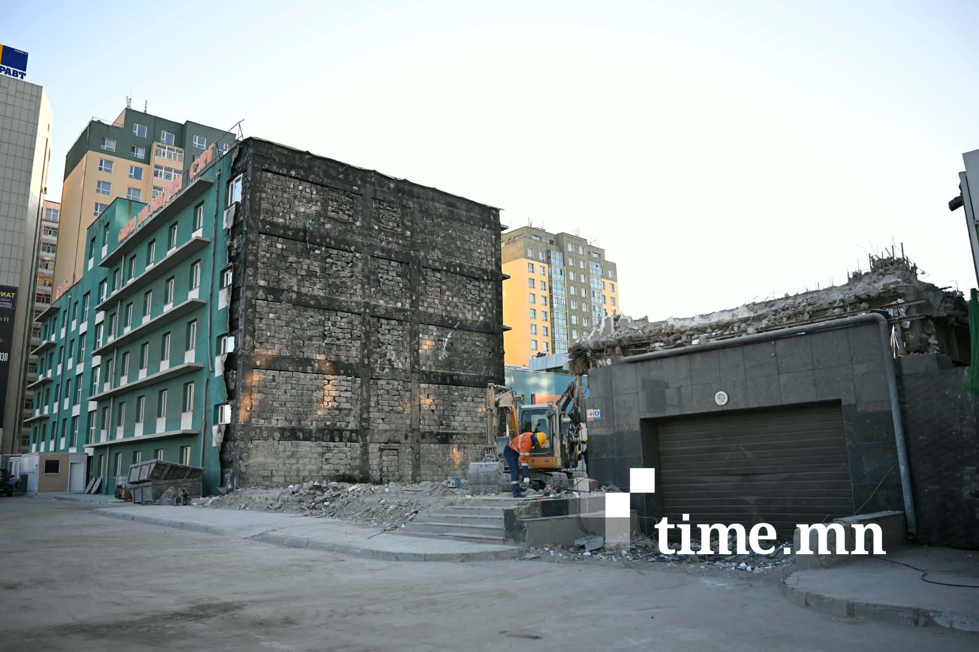 Дэлбэрэлтэд өртсөн 207 дугаар байрыг буулгаж дууслаа