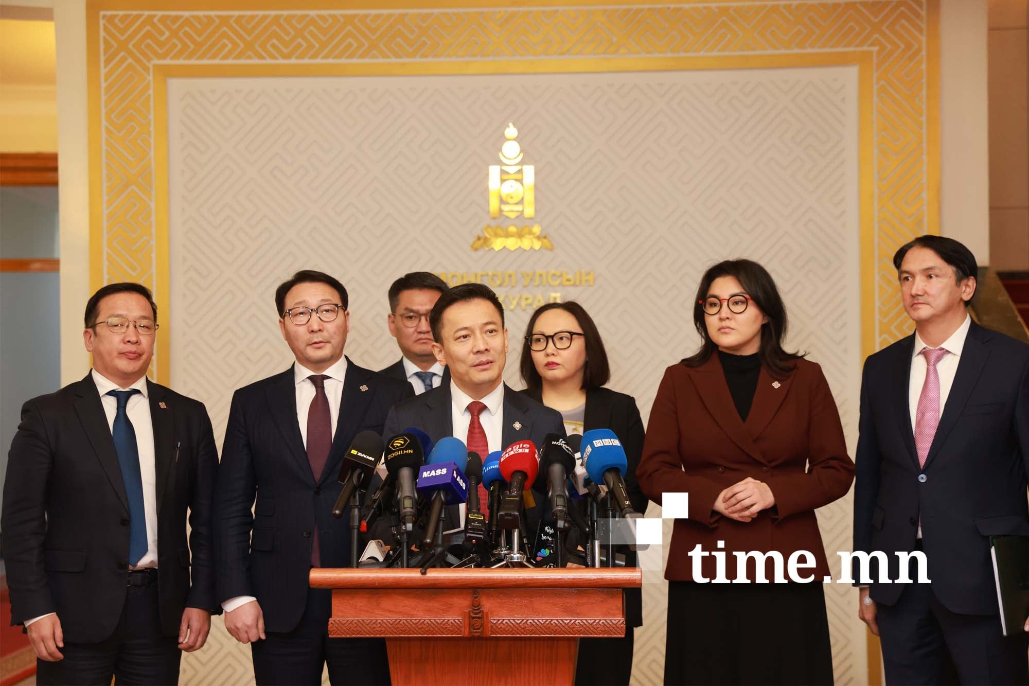 Оюутолгойн бүлэг ордын ашиглалтын талаарх Түр хороог татан буулгалаа