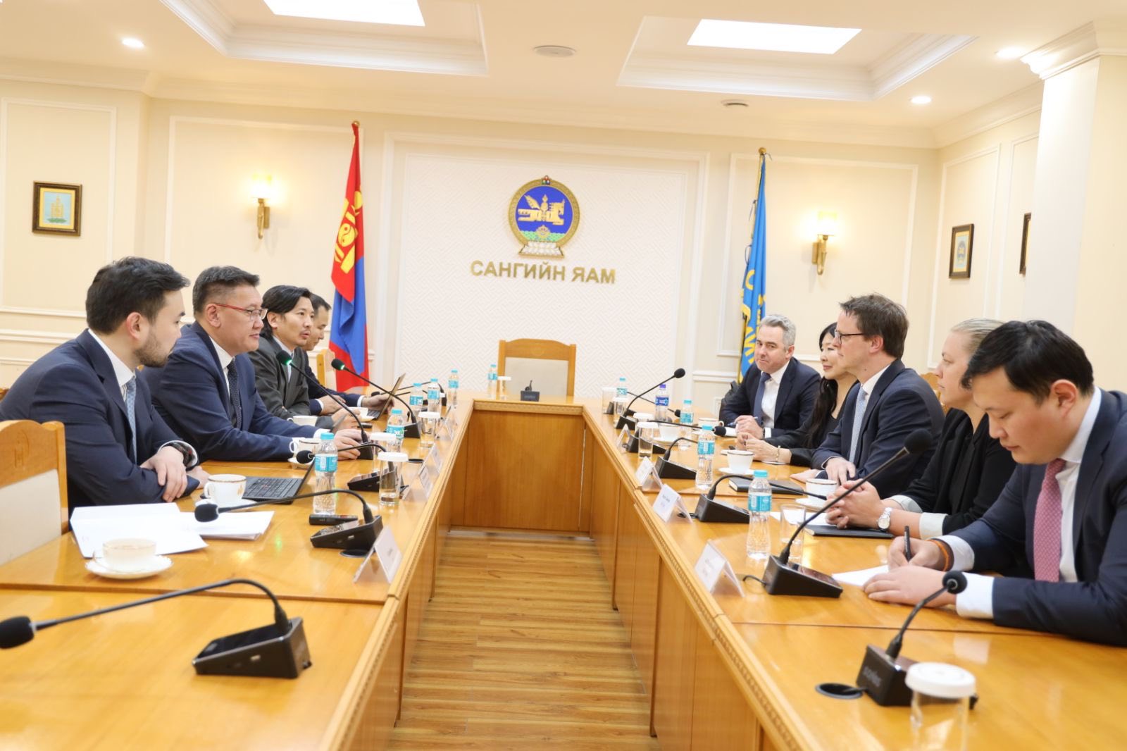 Оюутолгой төслийн зээлийн хүүг бууруулах хэлэлцээг эрчимжүүлэх зорилгоор “Рио Тинто” группийн төлөөлөлтэй уулзлаа