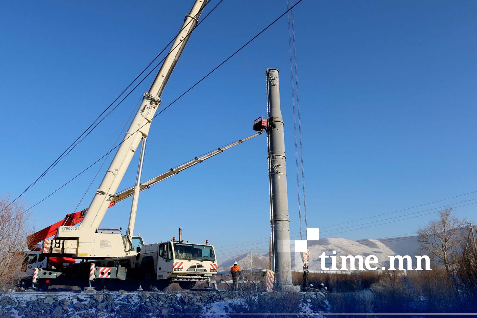 Энэ онд дүүжин замын тээврийн 18 тулгуур баганыг суурилууллаа