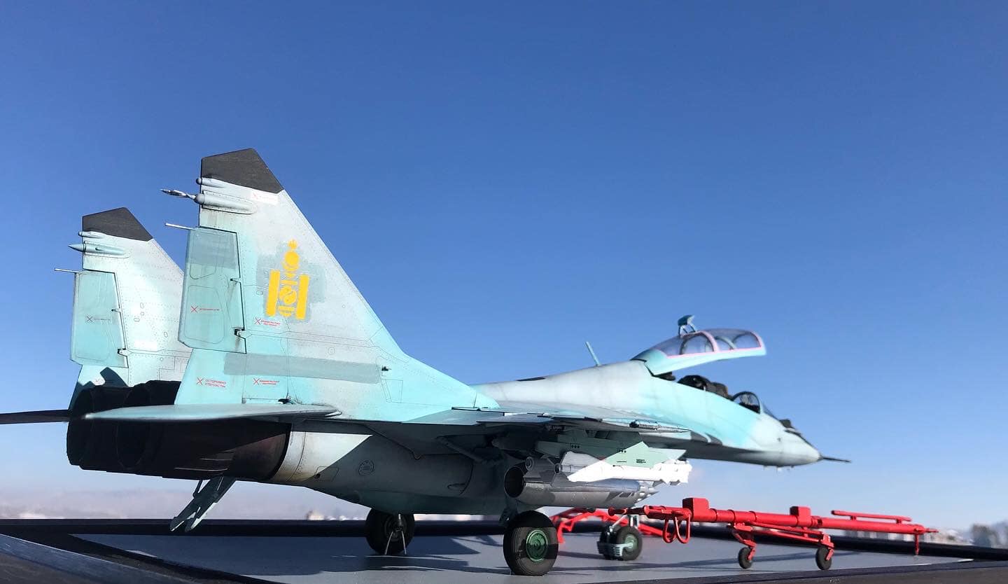 Хөх тэнгэрийн хөлгийг дуурайлган урлажээ