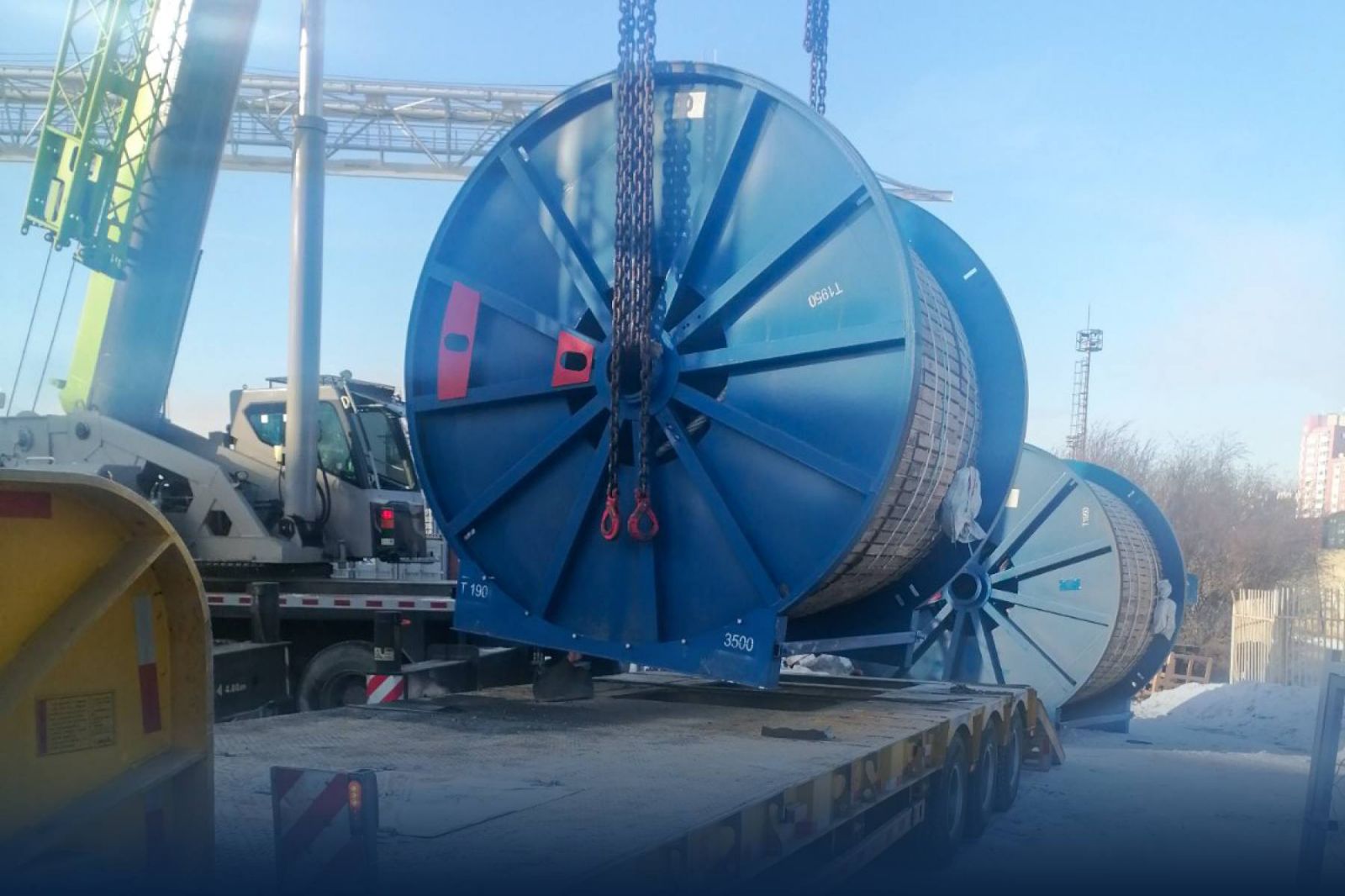 Дүүжин замын тээвэр төслийн ган татлага гаалийн талбайд буулаа