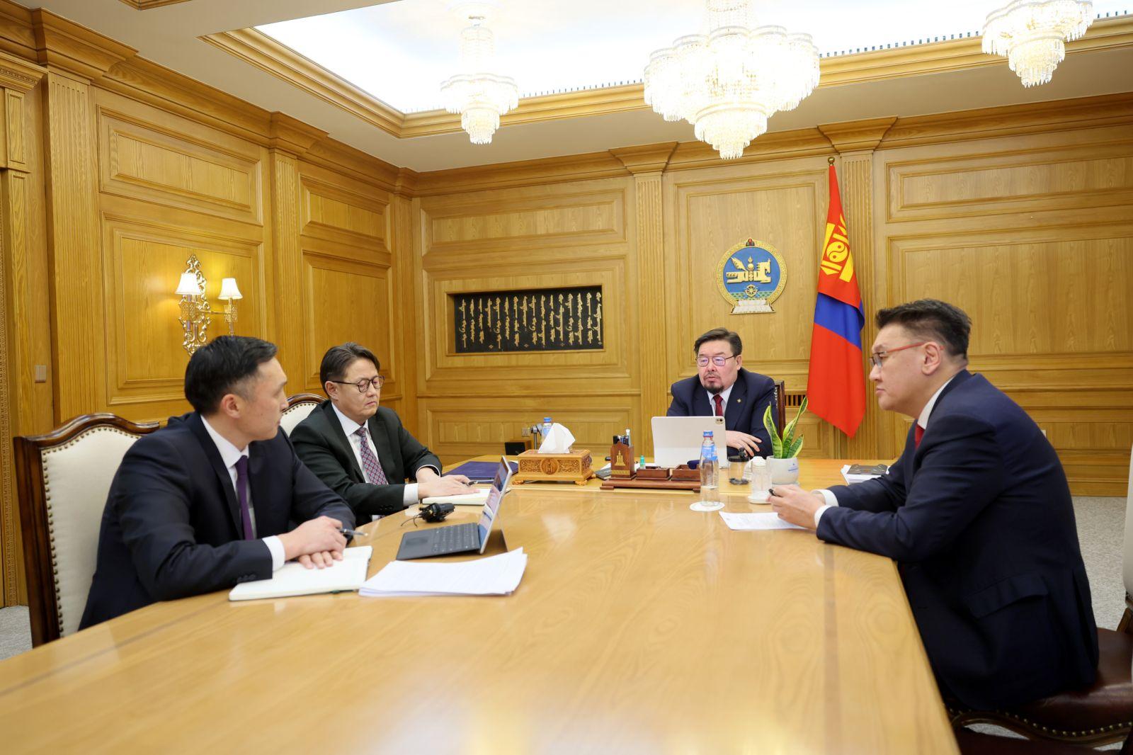 Г.Занданшатар: Дубай явсан татварын дарга нарыг ажлаас нь чөлөөл