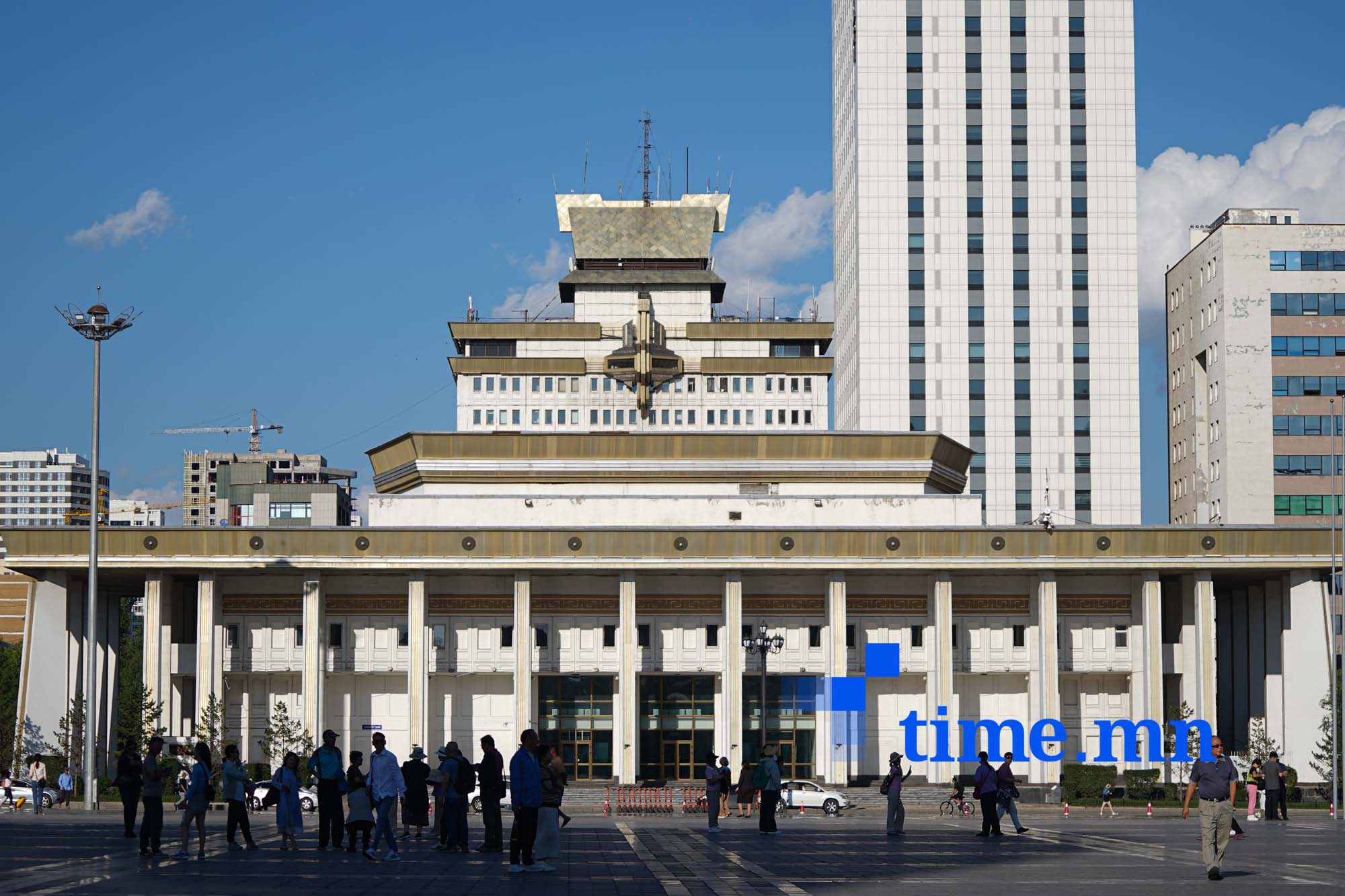 “Соёлын төв өргөө”-г нураахгүйгээр сэргээн засварлахаар судалж байна  