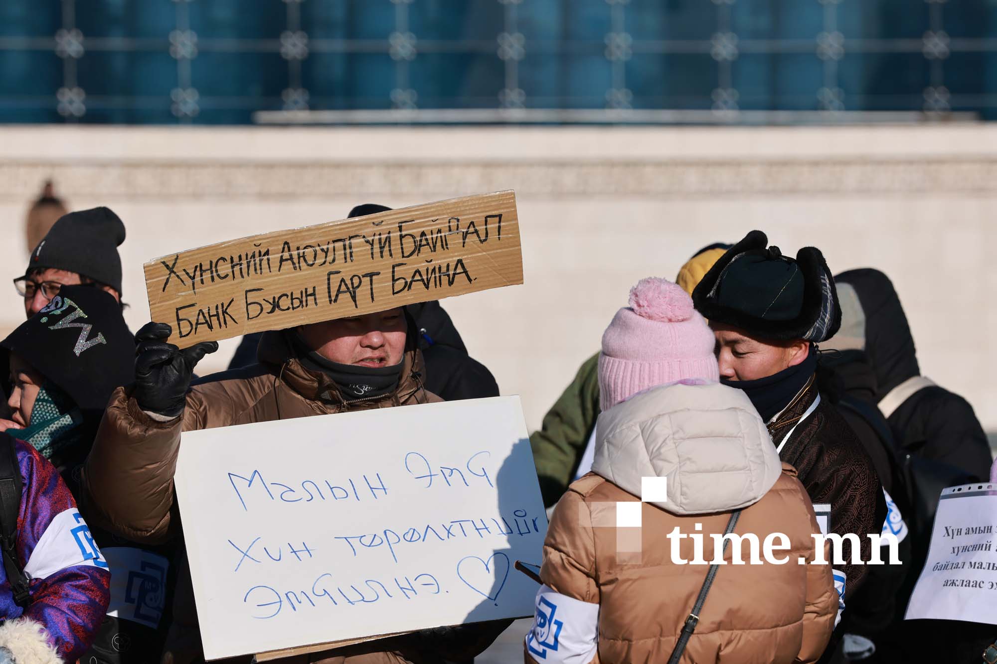 Нэг айлд дуудлагаар очихын тулд шатахуун, унаа бүх зардлаа өөрсдөө гаргадаг