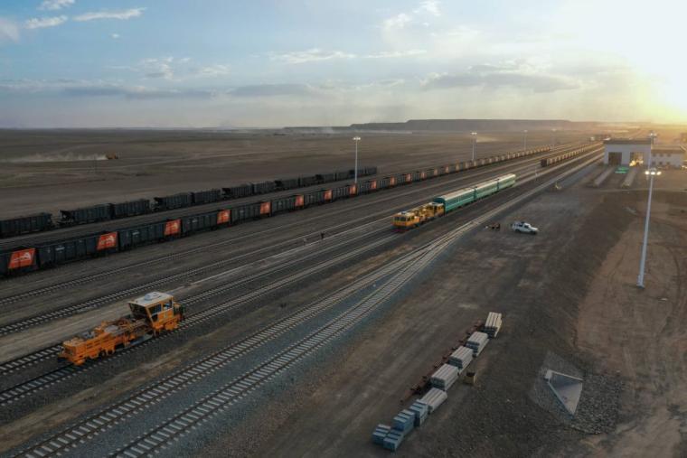 Тавантолгой-Гашуунсухайт чиглэлийн хүнд даацын авто замыг есдүгээр сард ашиглалтад оруулахыг үүрэг болгов