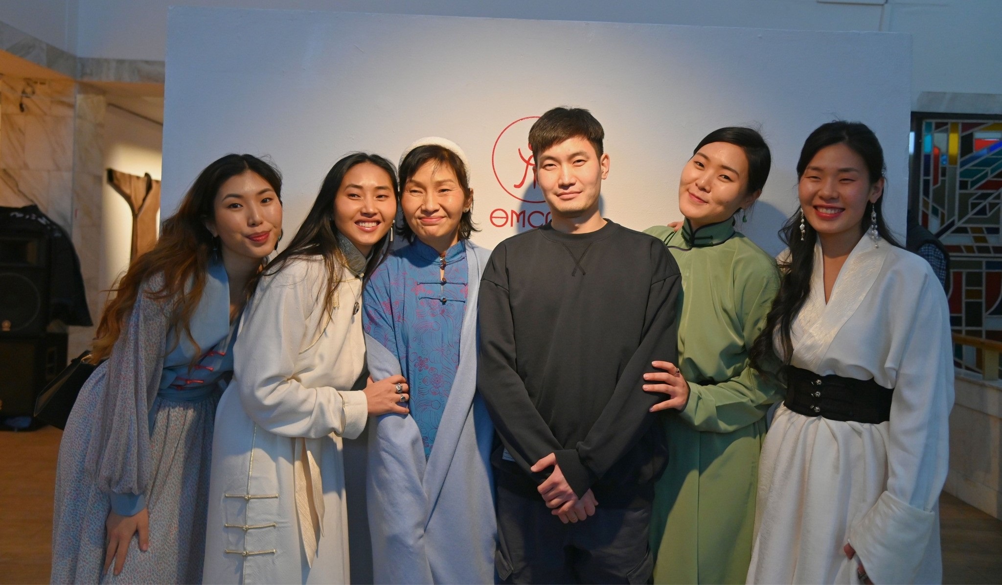 “Би чамд хайртай”-гийн Үрлээ бие даасан үзэсгэлэнгээ дэлгэлээ