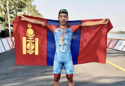 Х.Тэмүүлэн Ази тивдээ аман хүзүүдэв