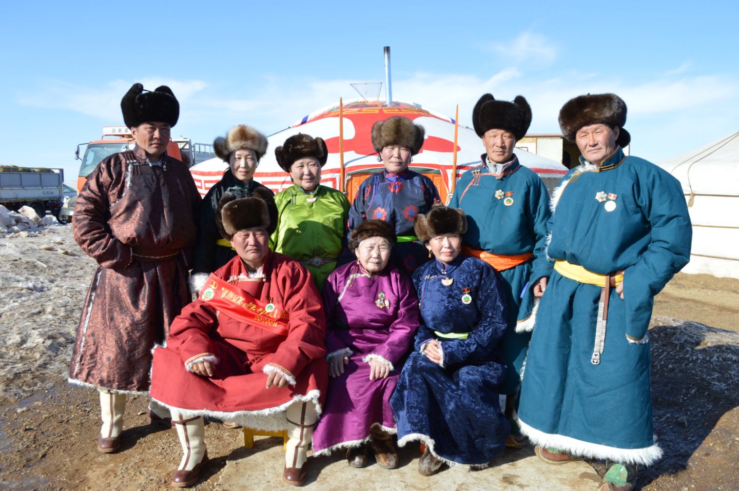 82 настай Д.Төмөр-Уяагийн дөрвөн хүүхэд дөрвүүлээ улсын аварга малчин боллоо