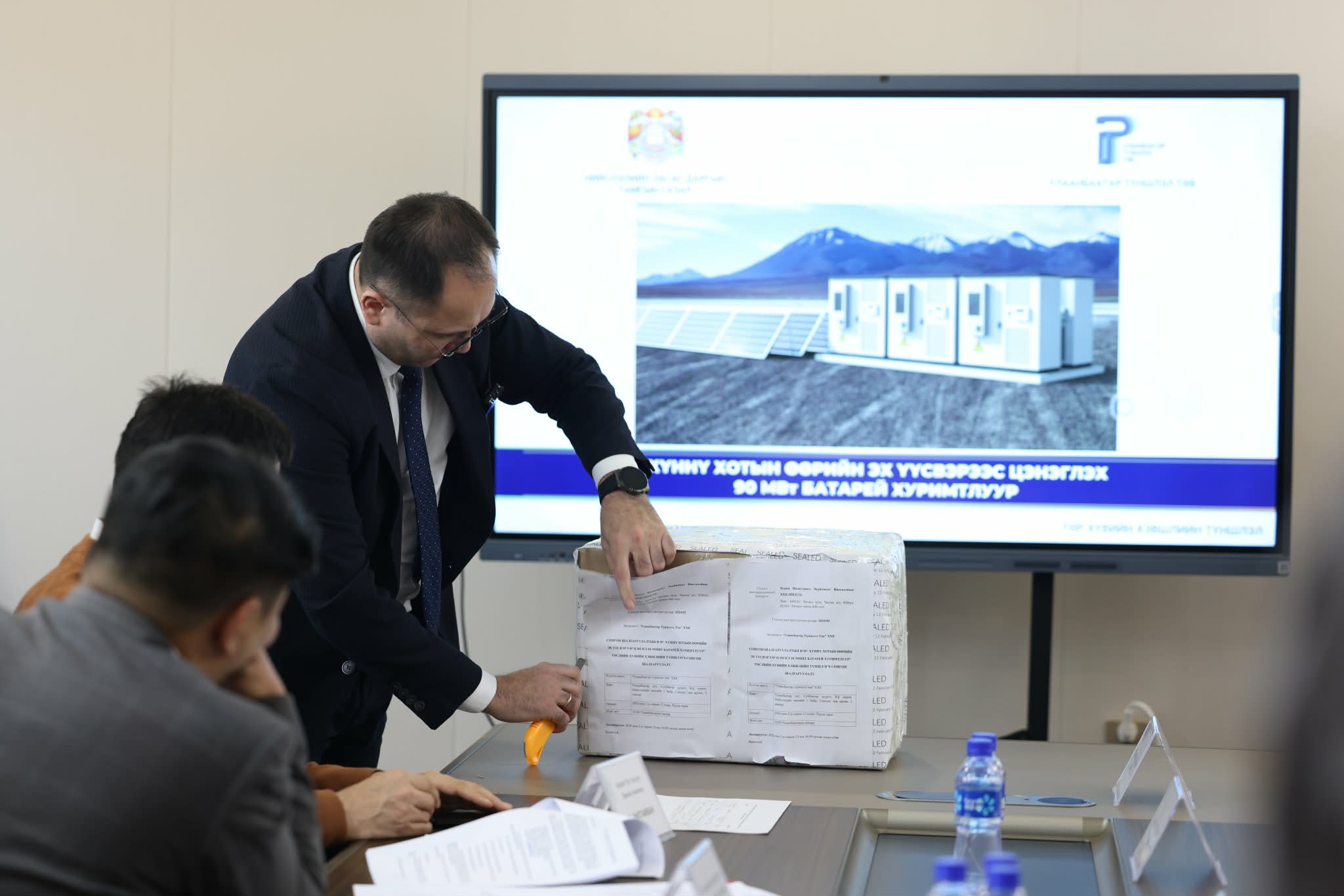 “Хүннү хотын 90 МВт батарей хуримтлуурын станц” төслийн урьдчилсан сонгон шалгаруулалтад таван аж ахуйн нэгж материал ирүүллээ