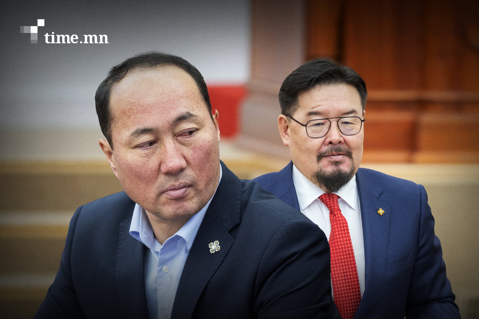 М.Бадамсүрэнд салбарын сайдын зангараг бий юү?