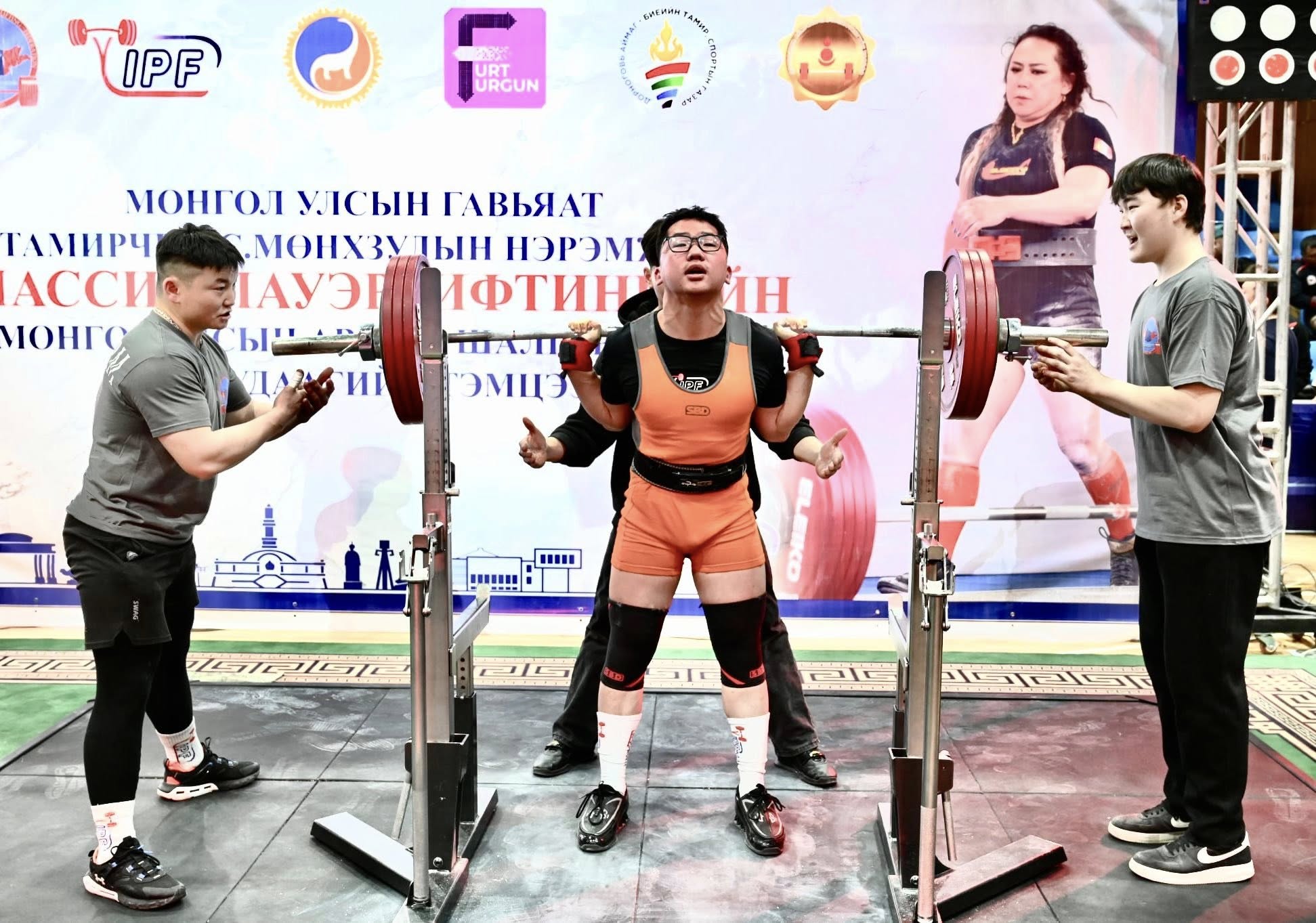 О.Мөнгөнбаатар 197.5-ыг өргөж, өсвөрийн улсын дээд амжилтыг шинэчиллээ