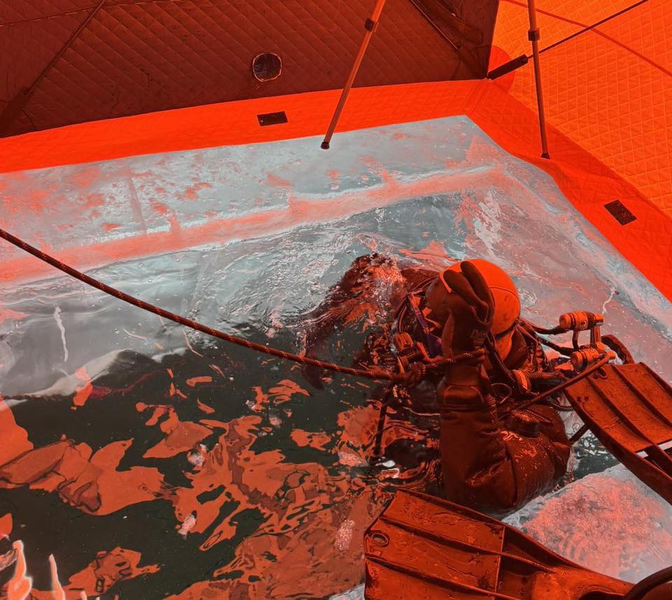 Байгальд 20-27 метр гүн шумбаж, туршлага солилцлоо