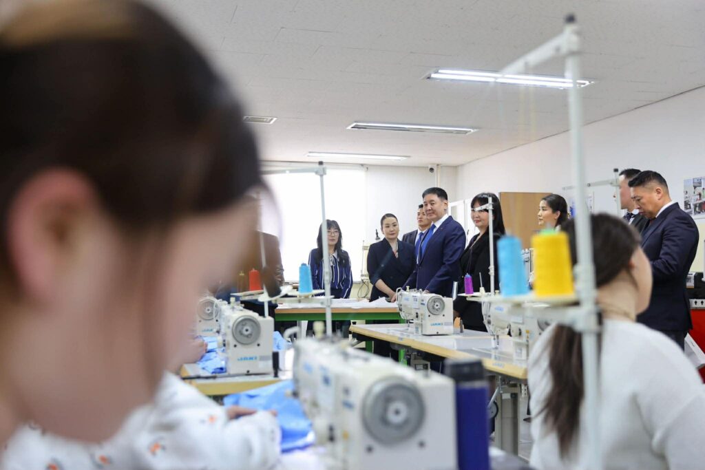 719 оюутан ээрэх, нэхэх, сүлжих, ноос, арьс, шир боловсруулах мэргэжлээр сурч байна