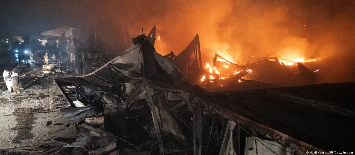 Афганистаны эмнэлэг бөмбөгдүүлж, 400 хүн амь үрэгджээ