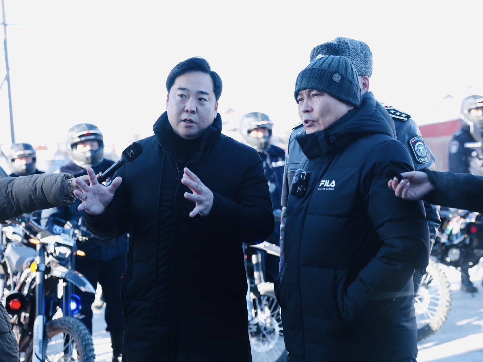 Нийслэлийн ИТХ-ын дарга А.Баярыг огцруулахаар гарын үсэг цуглуулж эхэлжээ