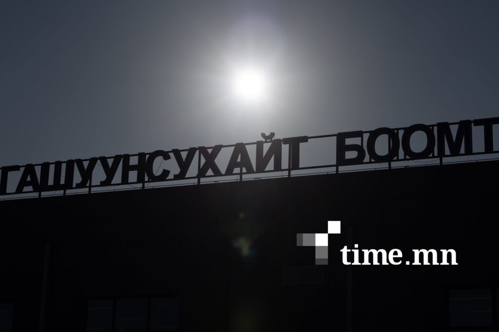 Гашуунсухайт, Ханги, Замын-Үүд зэрэг авто замын боомтыг ням гарагт түр хаана