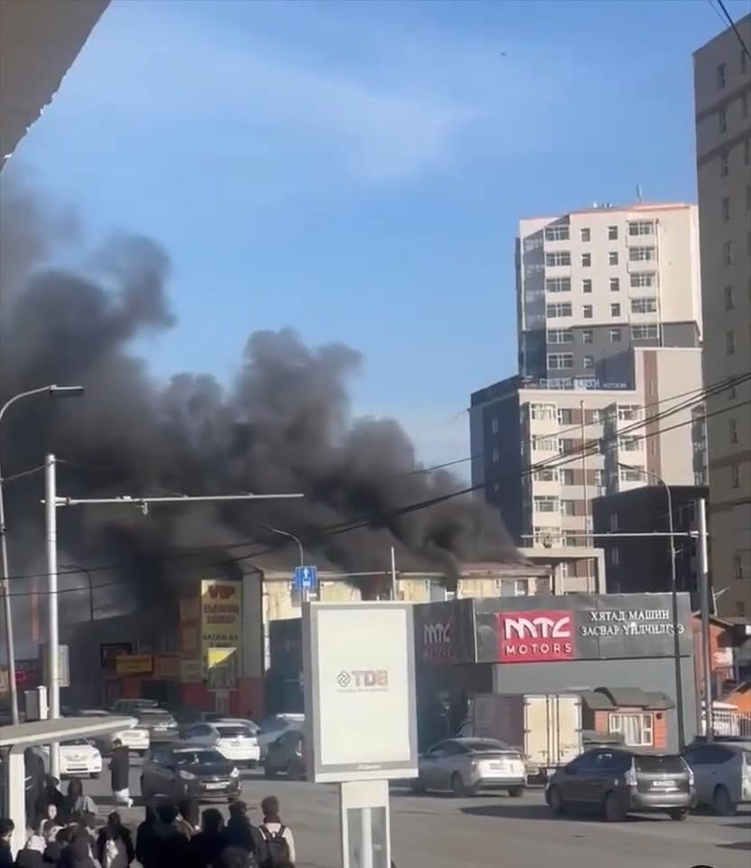 Авто засварын газар шатаж байна