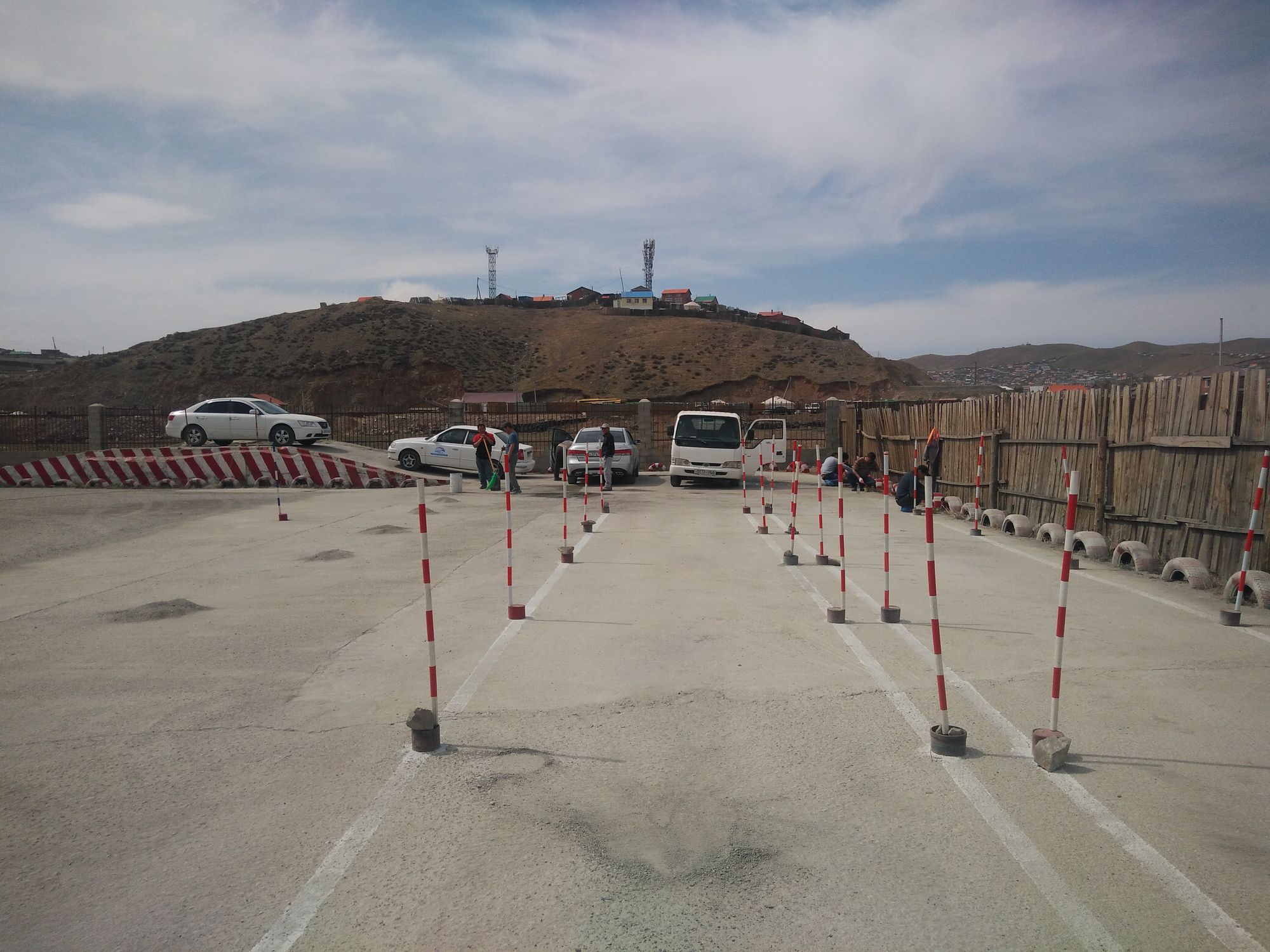 Жолооны сургалтууд стандартын шаардлага хангаж байгаа эсэхийг дүгнэнэ