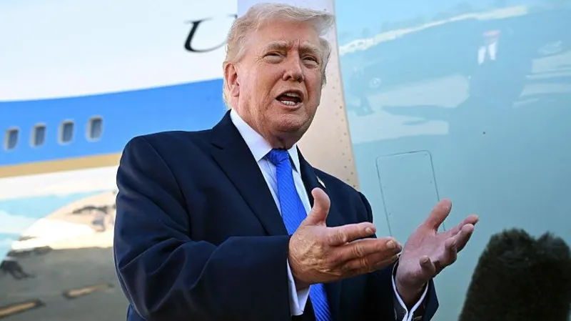 Ам.долларын дэвсгэрт дээр Трампын гарын үсгийг тавихаар болжээ