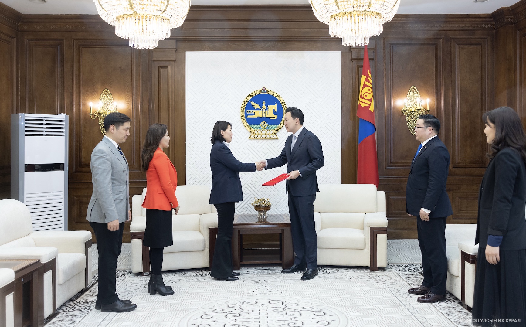 Гишүүний ашиг сонирхлын хуулийн төсөл санаачилжээ