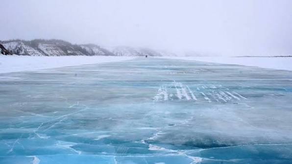 Гол нуурын мөсний зузаан нимгэрч байна