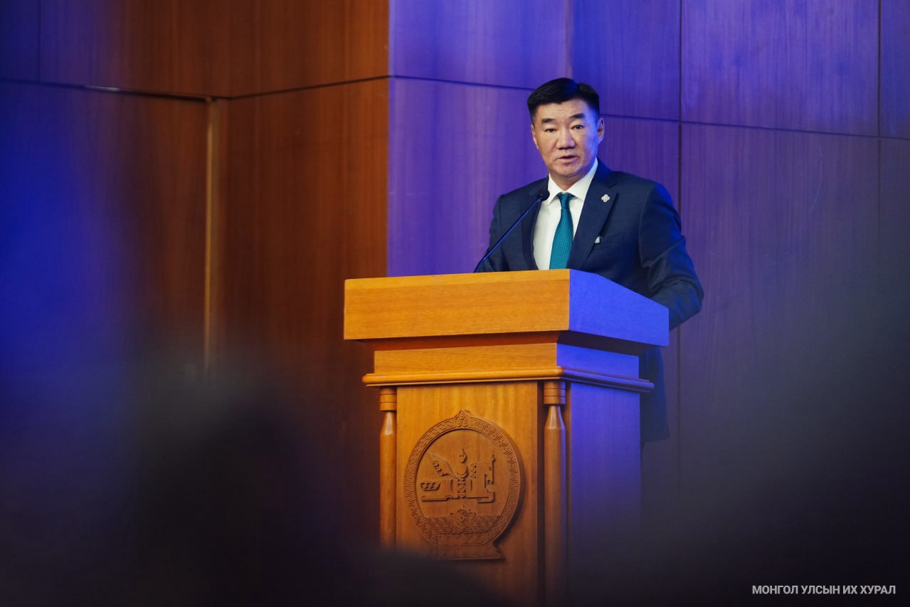 С.Бямбацогт гишүүдийн туслах, зөвлөх, бие төлөөлөгчидтэй уулзаж, тэдний саналыг сонсжээ