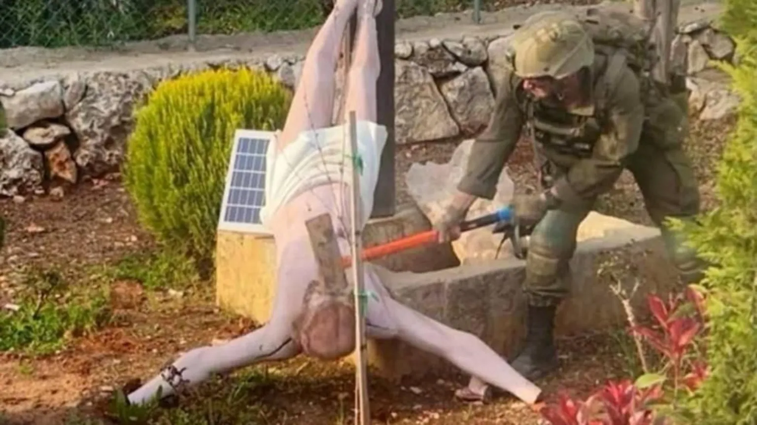 Есүсийн хөшөөг сүйтгэсэн Израилын цэргүүдийг шийтгэжээ