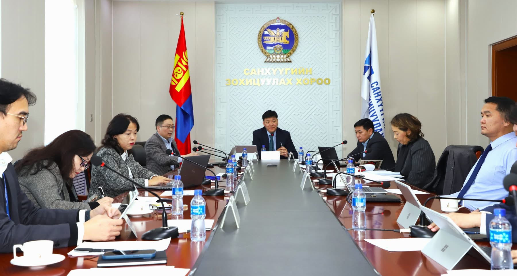 Машины даатгалын нөхөн төлбөрийг жолоочид хүндрэл учруулахгүйгээр олгохыг компаниудад үүрэгдлээ