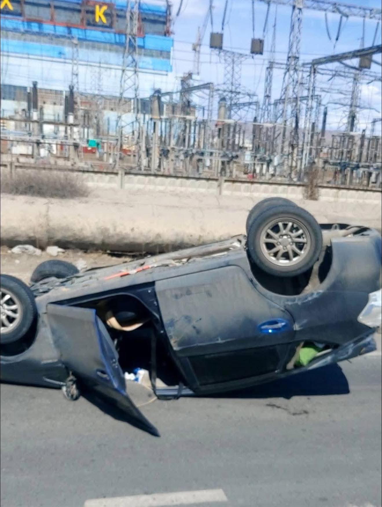 “ДЦС-4” орчимд Приус”-үүд мөргөлджээ