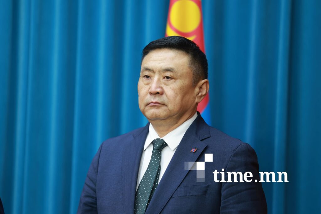 ЭМЯ-ны төрийн нарийн бичгийн дарга асан Д.Очирбатыг АТГ шалгаж байна