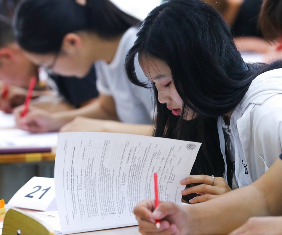 Энэ сарын 9, 10-нд монгол хэл, бичгийн шалгалттай