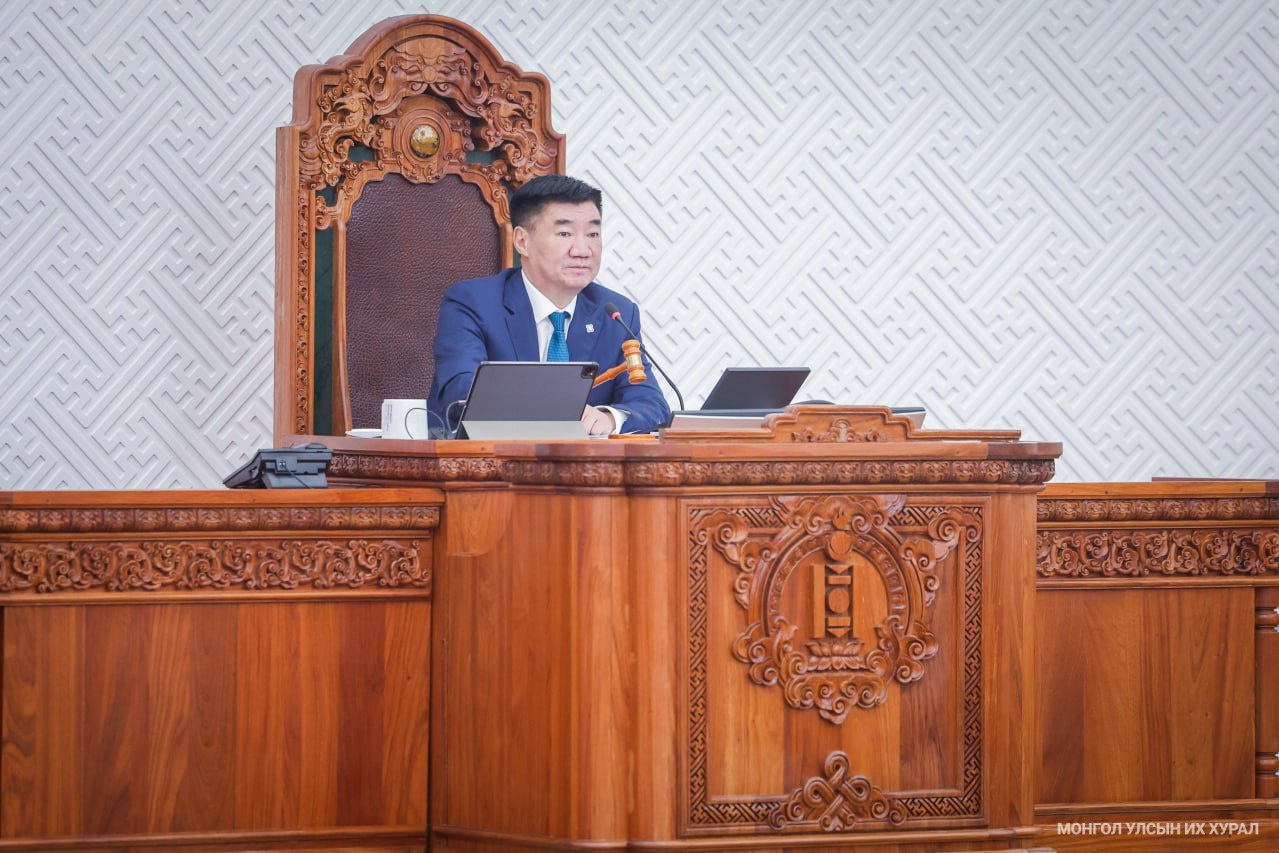 40 гаруй гишүүний үзэмжээр хуулийг боох нь зөв үү?